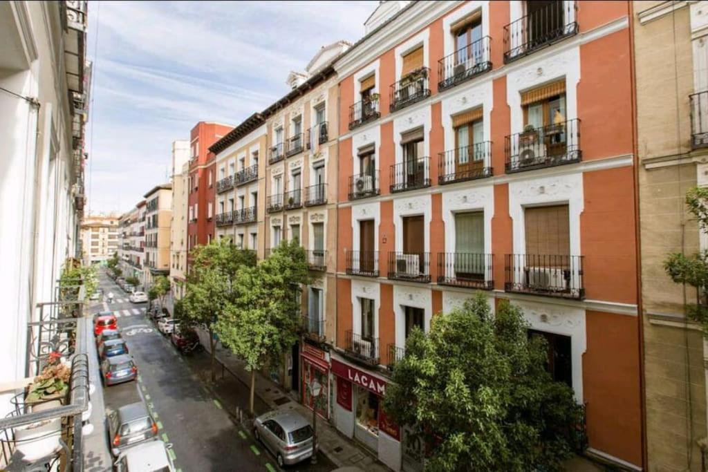 Divina Malasana Lägenhet Madrid Exteriör bild